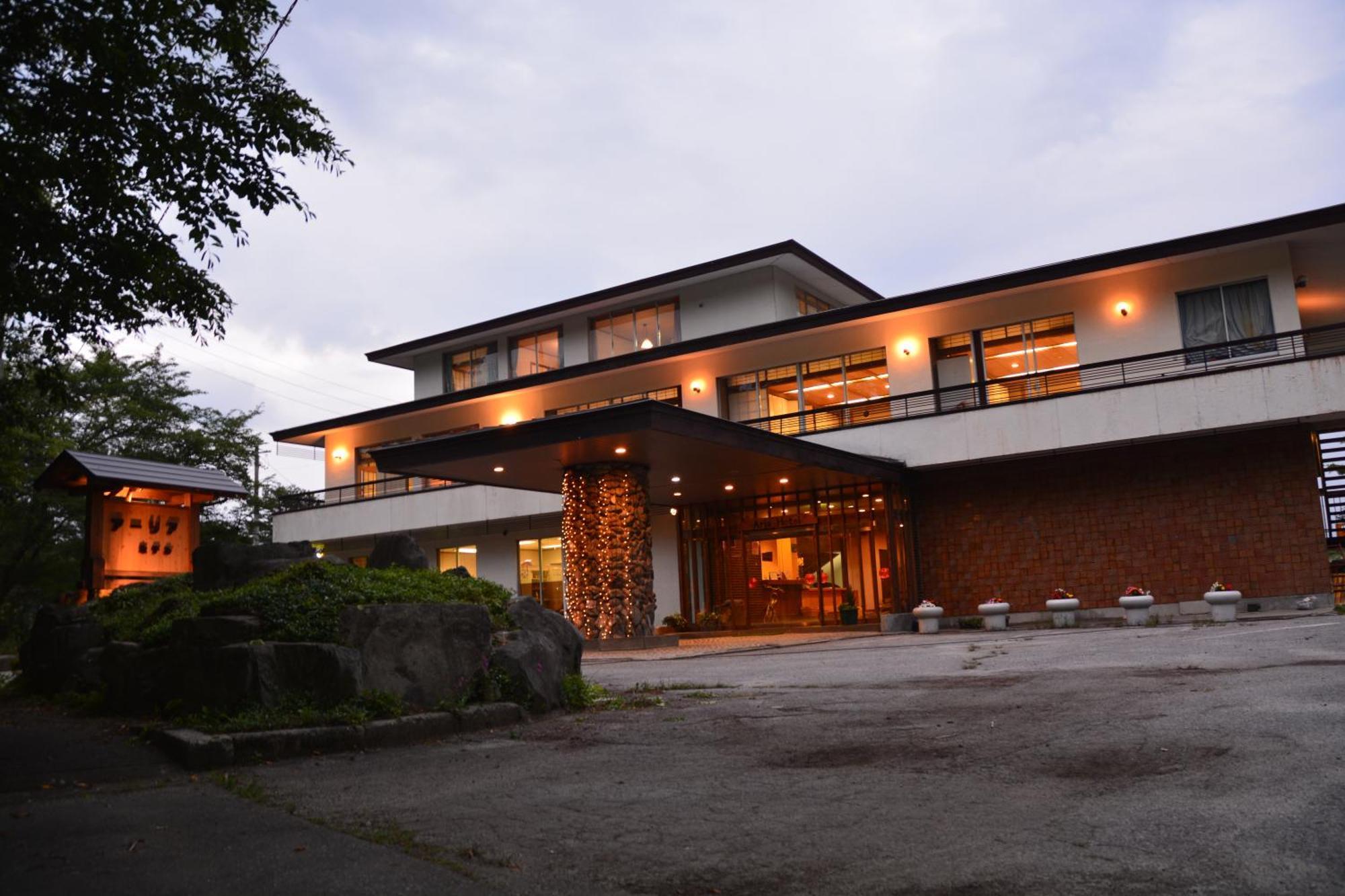 Alpine Route Hotel Omacsi Kültér fotó